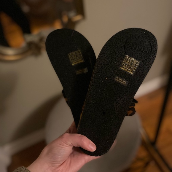 ANNA Cheetah Toe Strap Sandal Size 6 - Picture 5 of 5